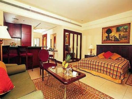 Al Sondos Suites By Le Meridien Dubái Habitación foto
